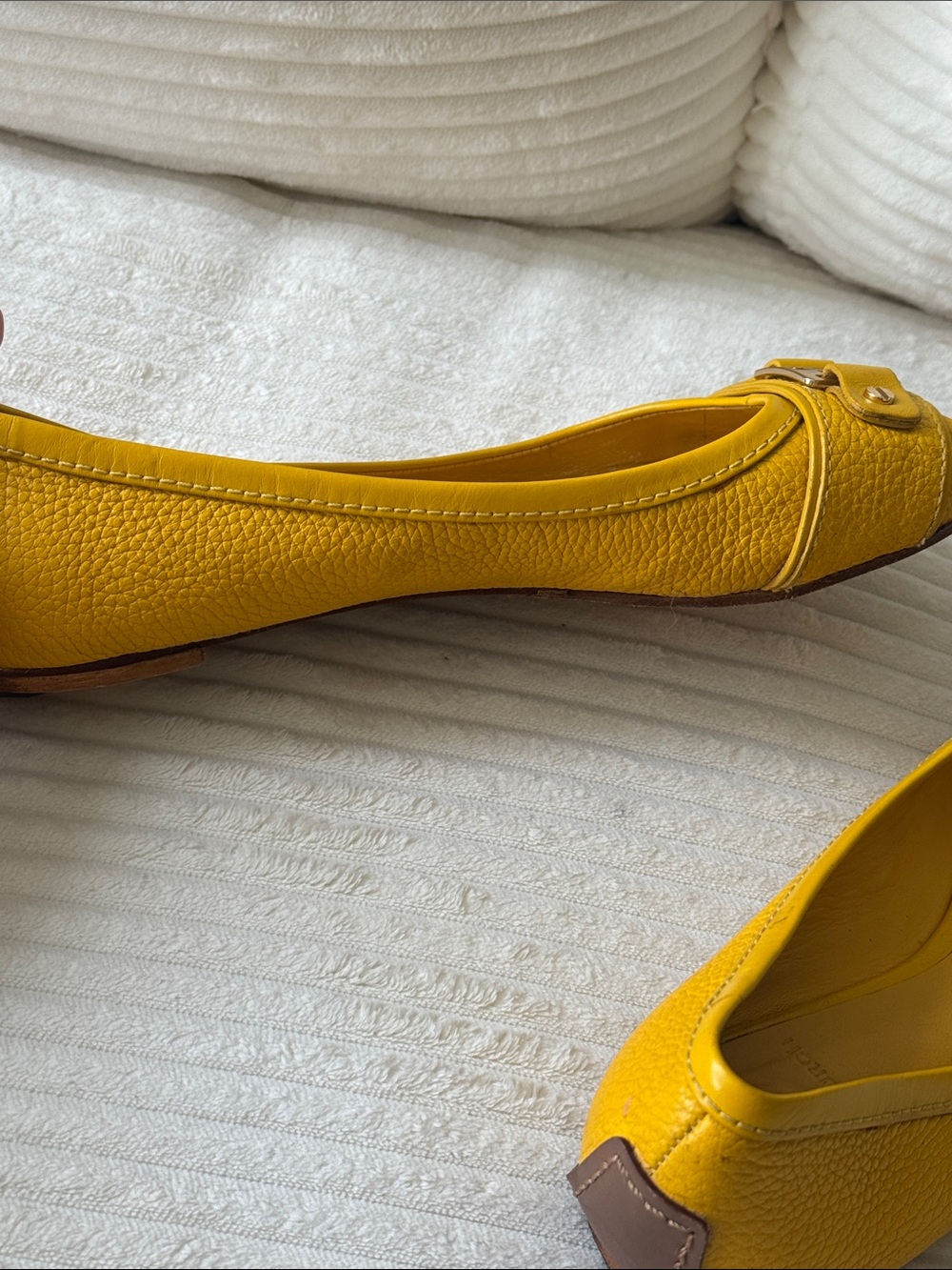 Tory Burch Yellow Flats Size 8.5 - Picture 10 of 13